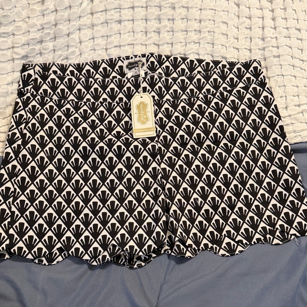 Mud Pie Black & White Scalloped-Hem High-Rise Shorts